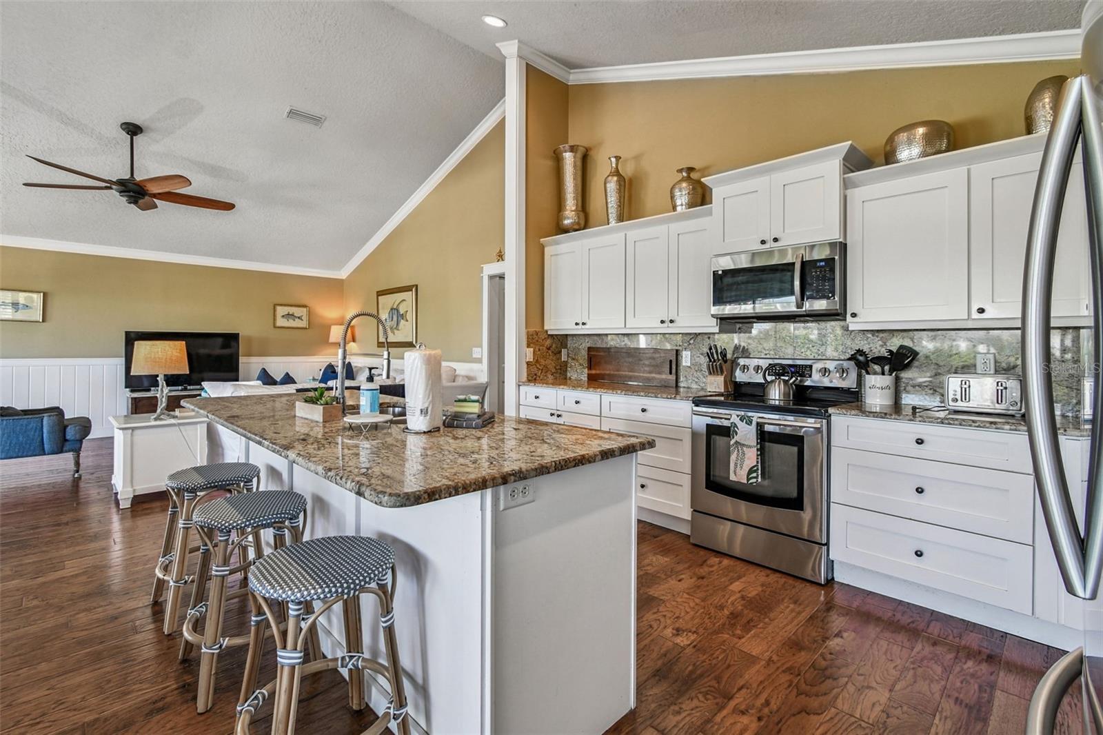 Image 19 of 81 For 612 Fern Street