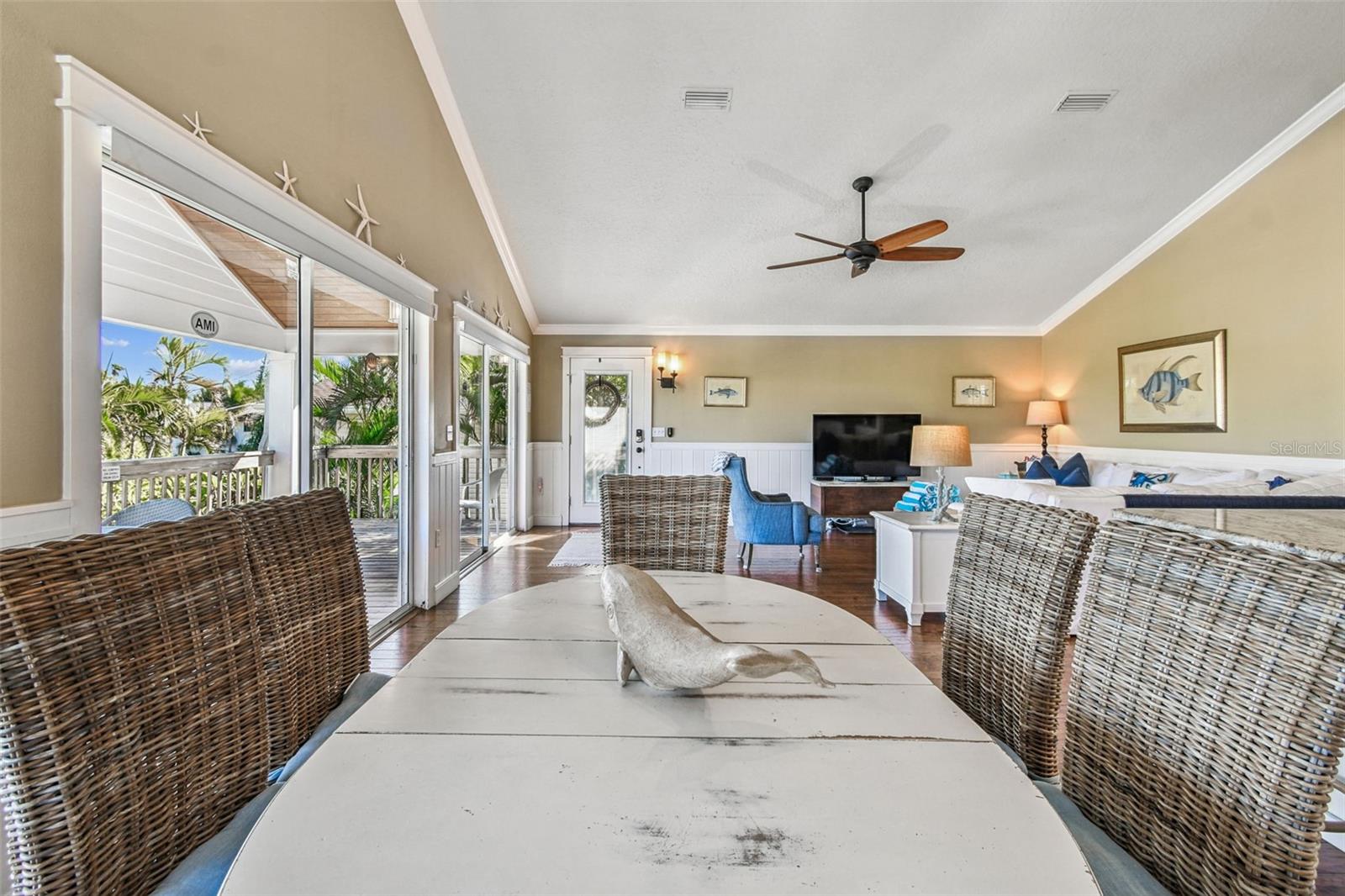 Image 24 of 81 For 612 Fern Street