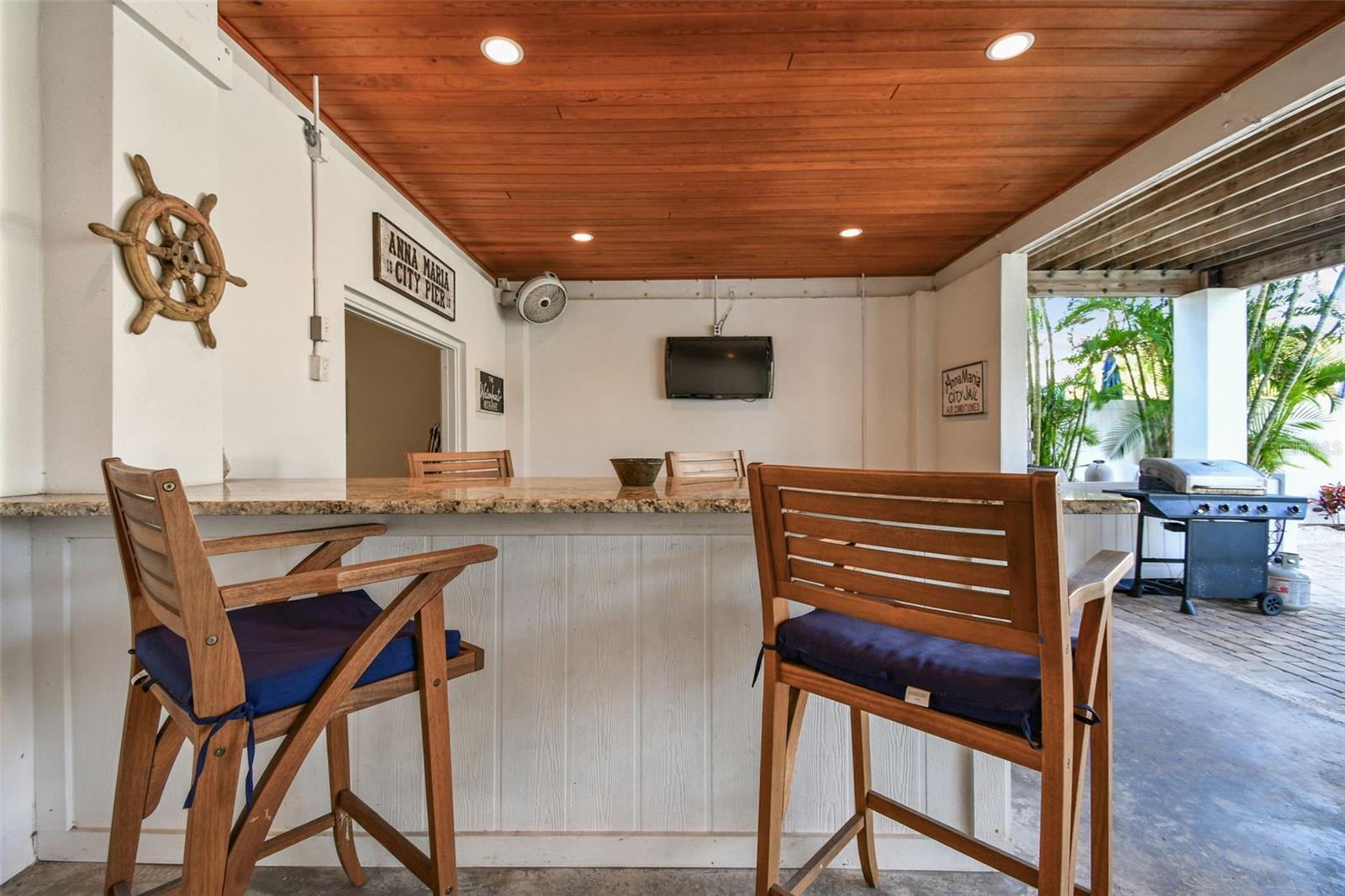 Image 52 of 81 For 612 Fern Street