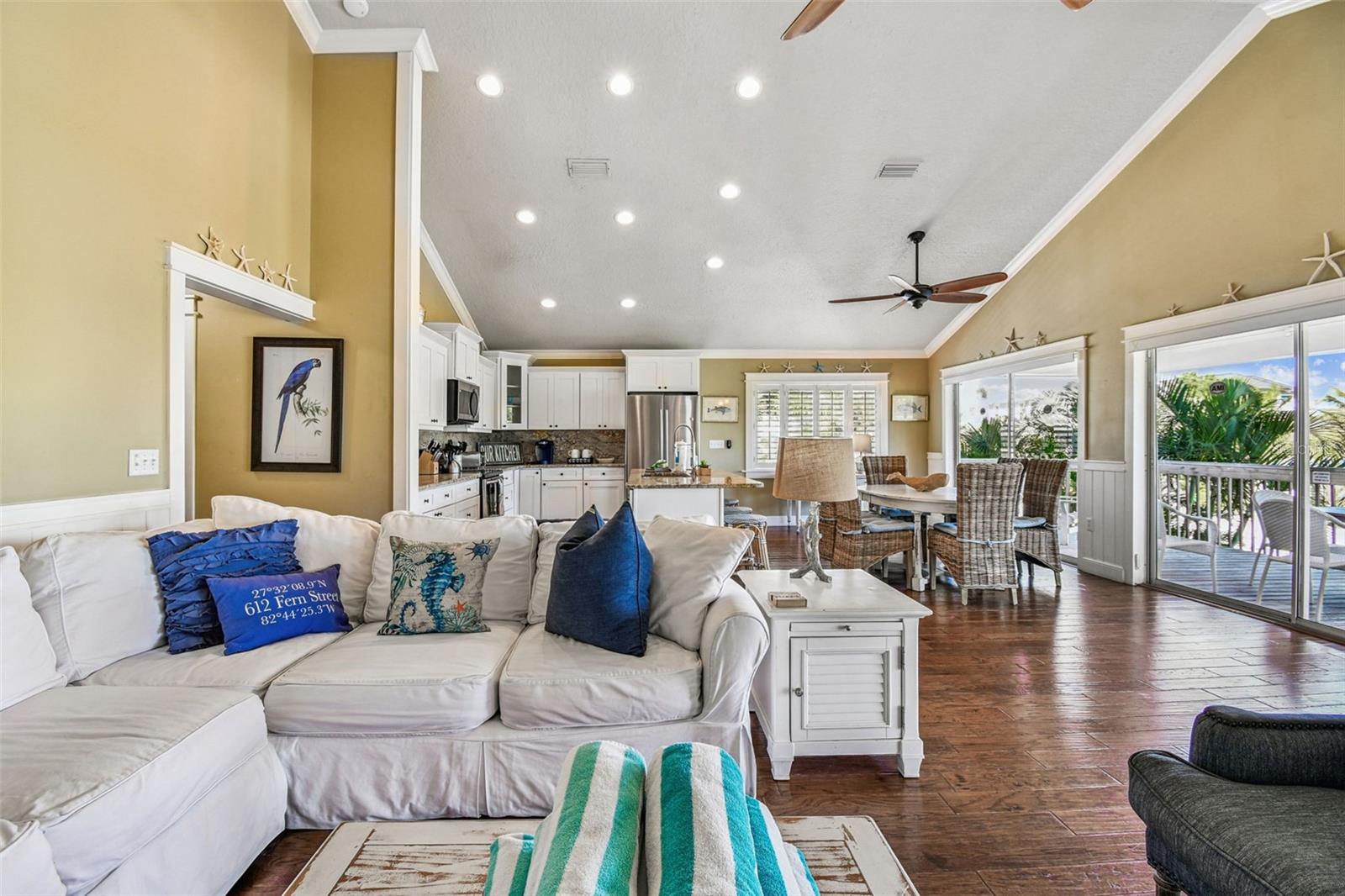 Image 7 of 81 For 612 Fern Street