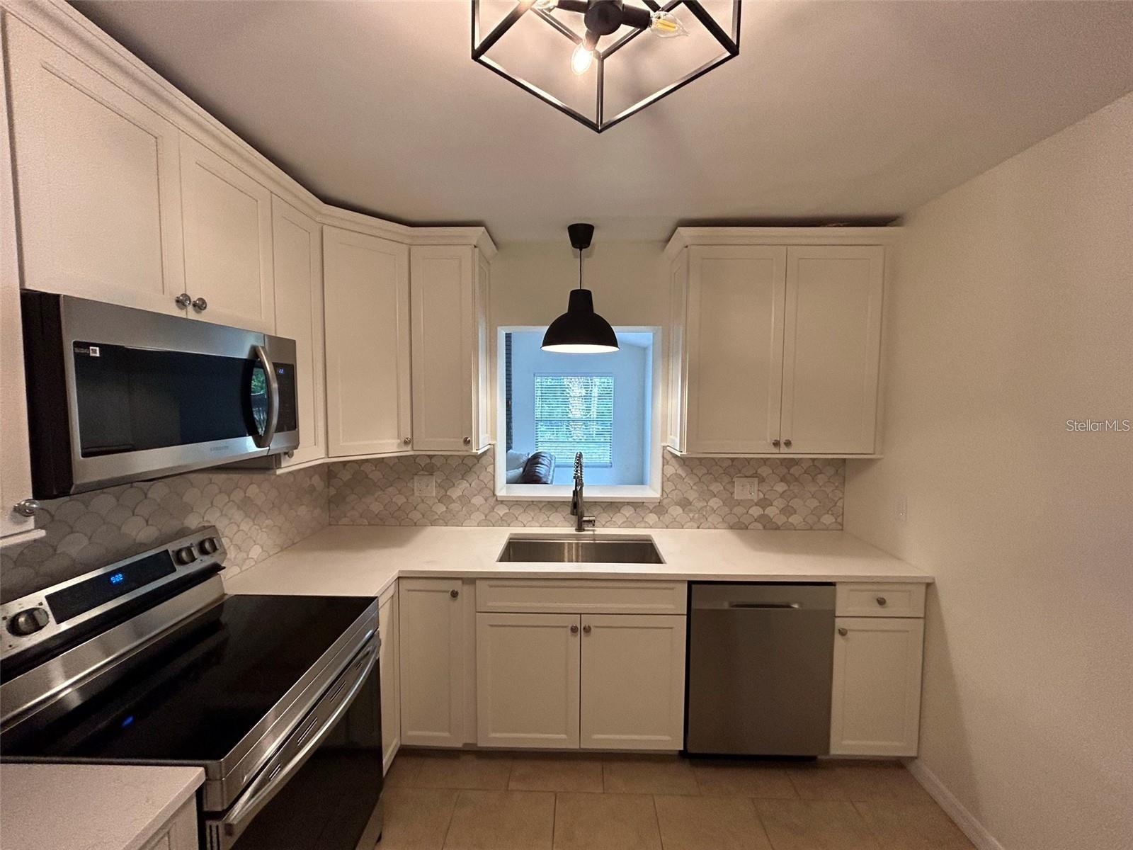 Image 7 of 28 For 6000 13th Street N