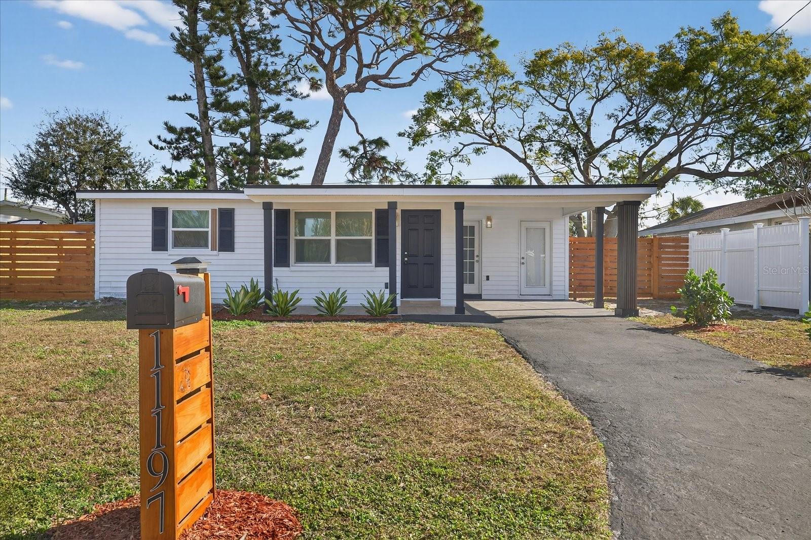 Image 3 of 31 For 11197 102nd Lane