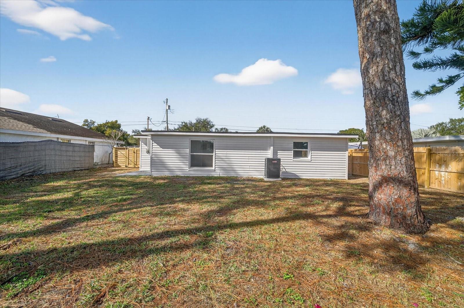 Image 8 of 31 For 11197 102nd Lane