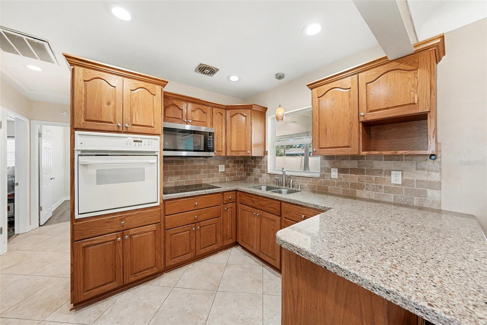 Image 13 of 24 For 6930 30th Avenue N