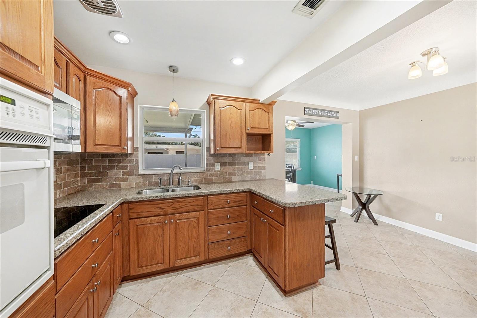 Image 14 of 24 For 6930 30th Avenue N