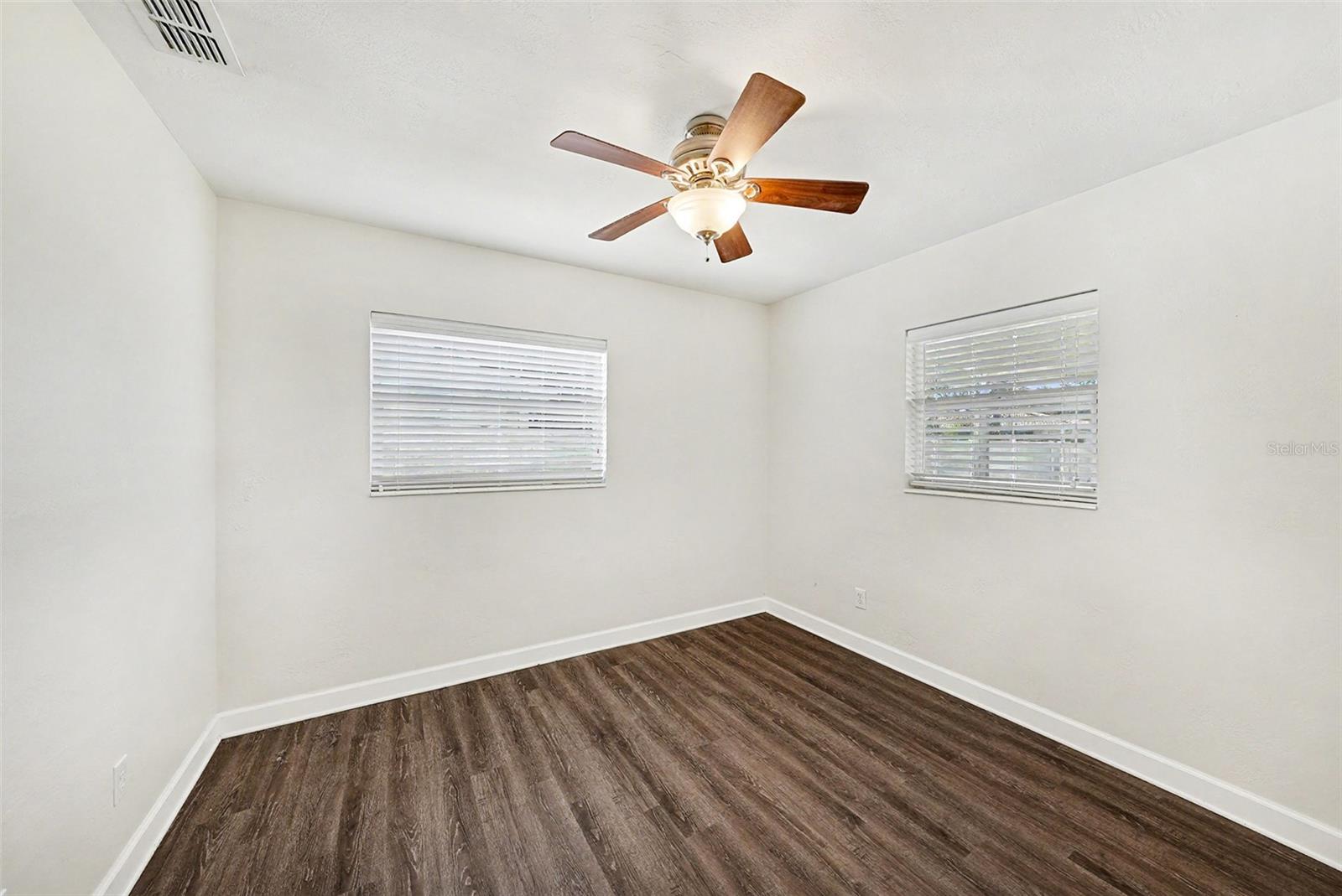 Image 16 of 24 For 6930 30th Avenue N