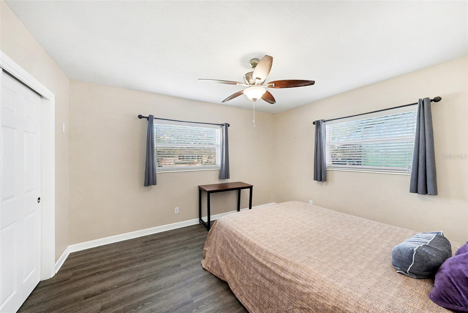 Image 19 of 24 For 6930 30th Avenue N