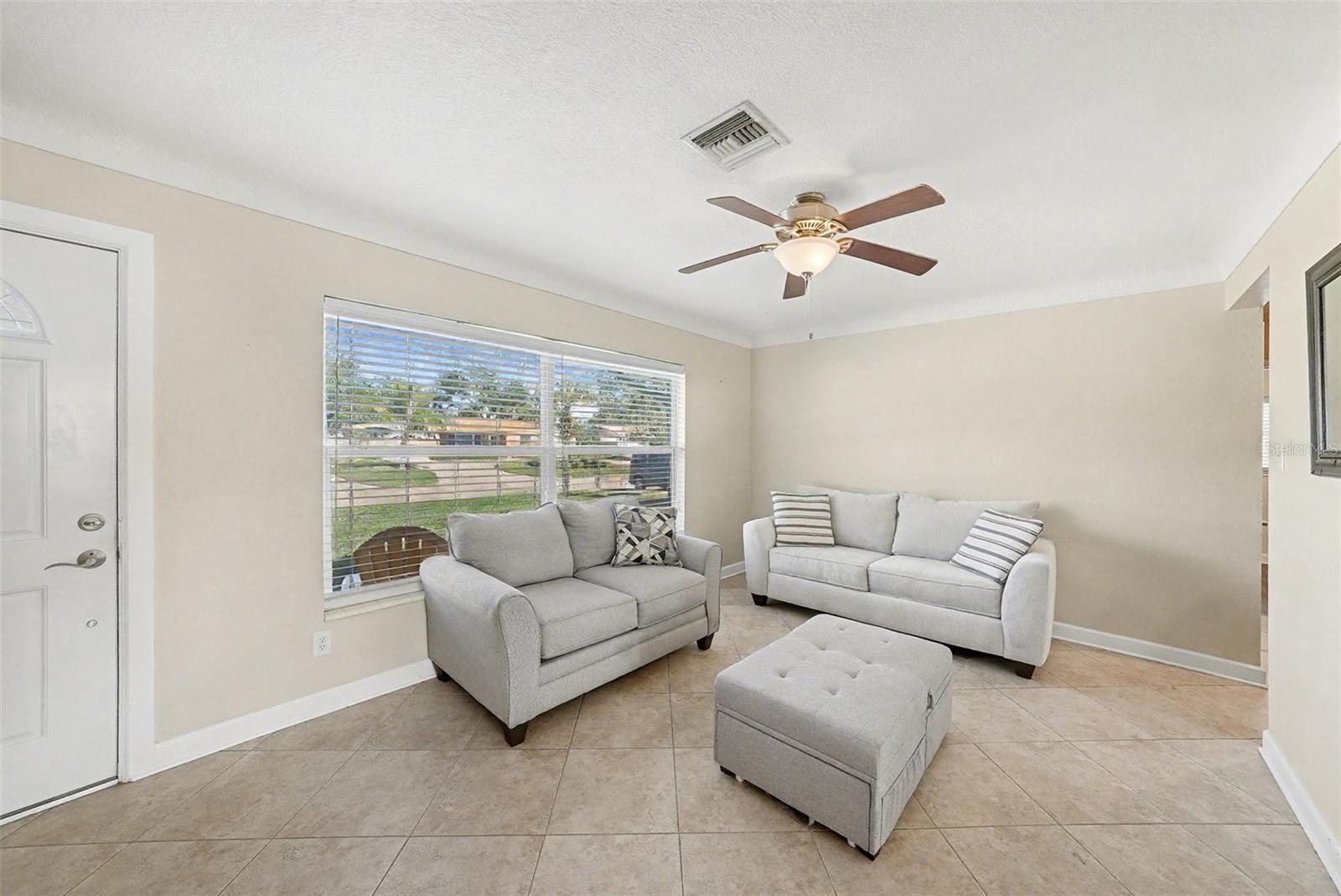 Image 9 of 24 For 6930 30th Avenue N