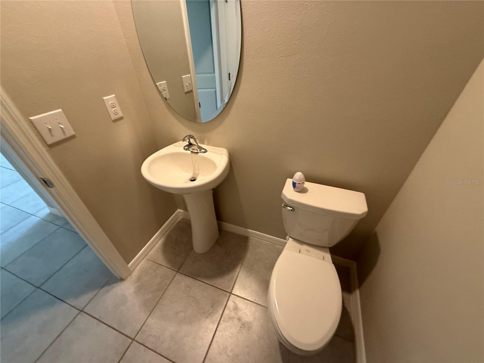 Listing photo id 9 for 9423 Channing Hill Drive