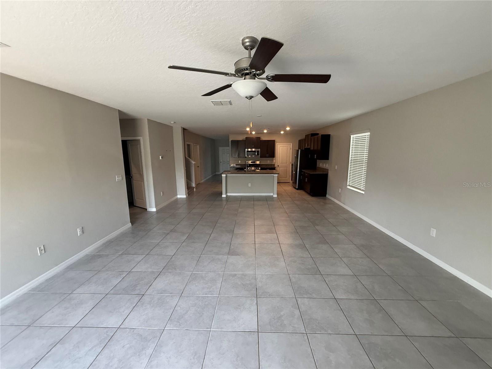 Listing photo id 4 for 9423 Channing Hill Drive