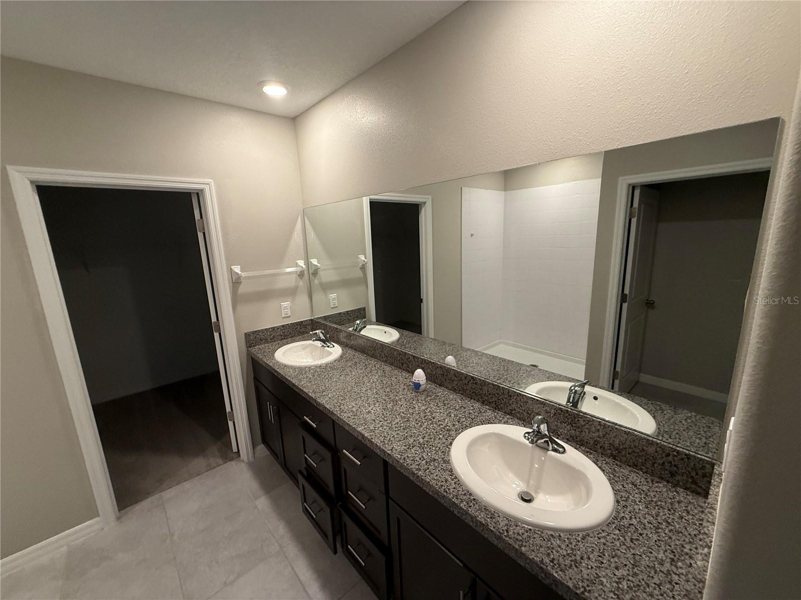 Listing photo id 6 for 9423 Channing Hill Drive