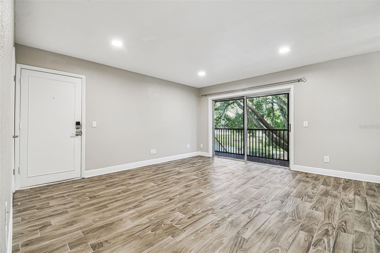 Image 6 of 50 For 13691 Orange Sunset Drive 201