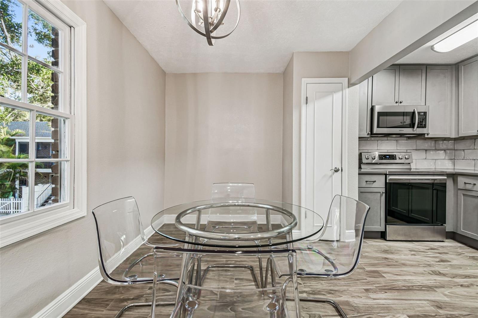 Image 8 of 50 For 13691 Orange Sunset Drive 201