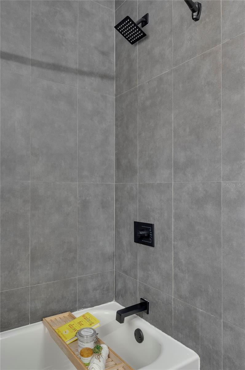 Image 21 of 27 For 701 38th Avenue N