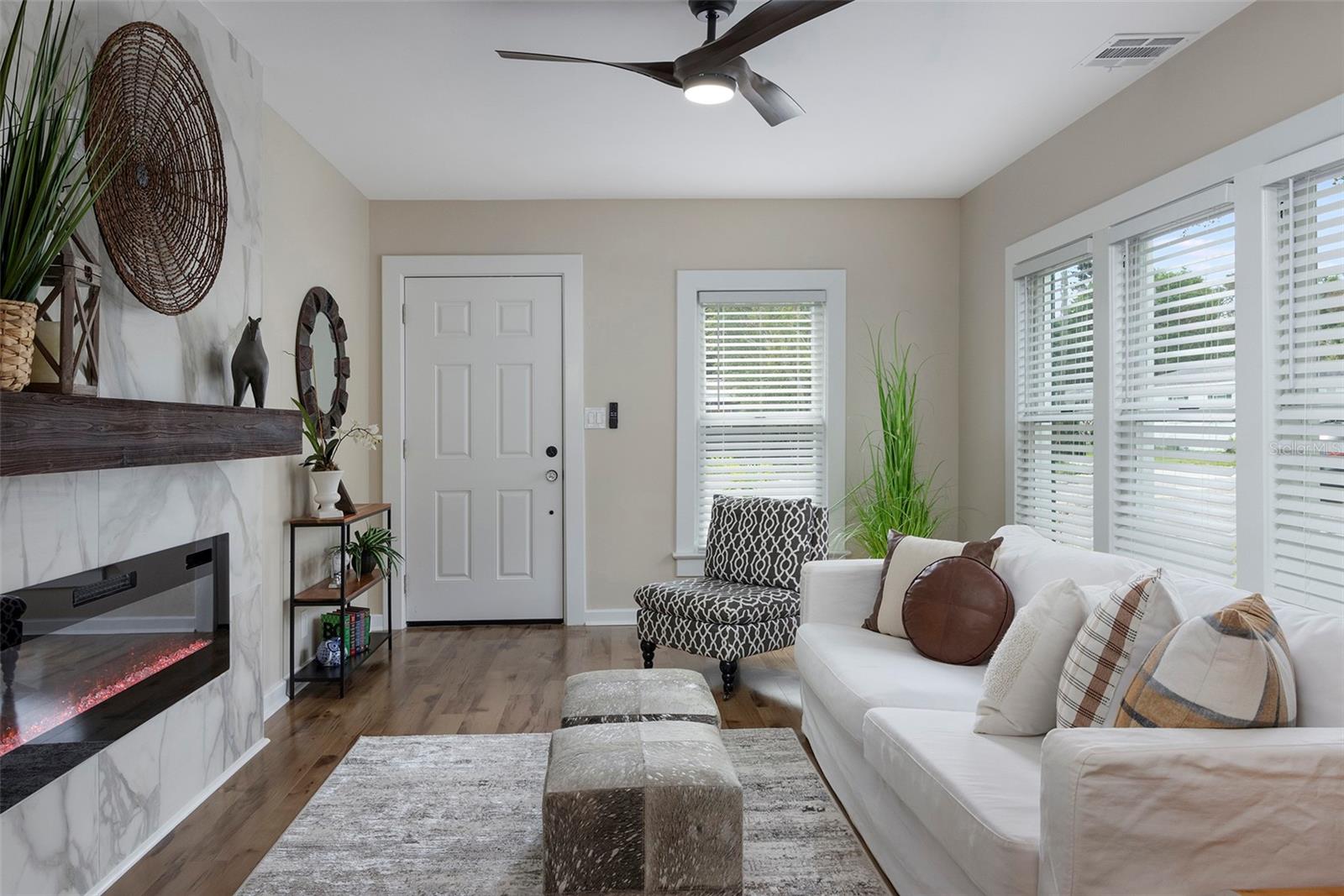 Image 4 of 27 For 701 38th Avenue N