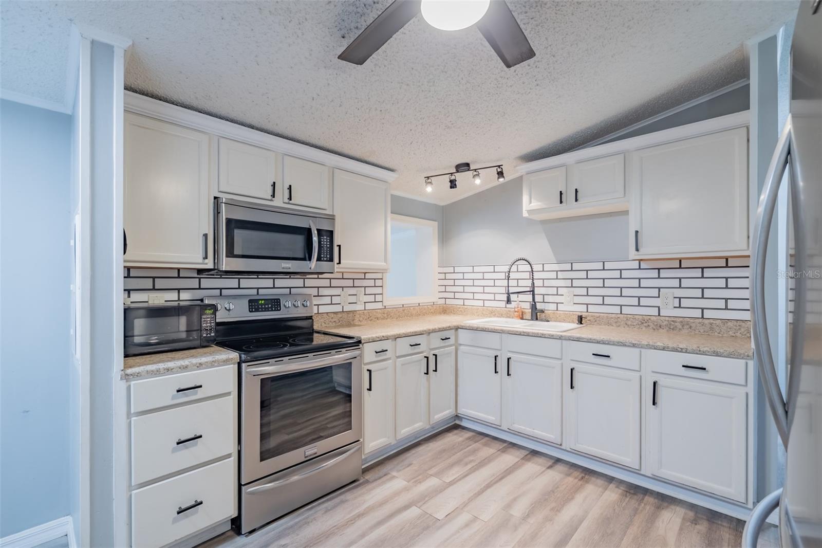 Image 11 of 48 For 18832 Dorman Road