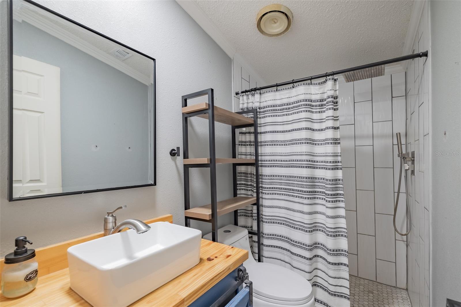 Image 29 of 48 For 18832 Dorman Road