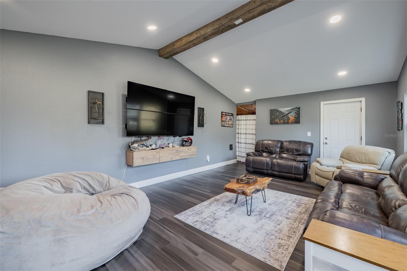 Image 31 of 48 For 18832 Dorman Road