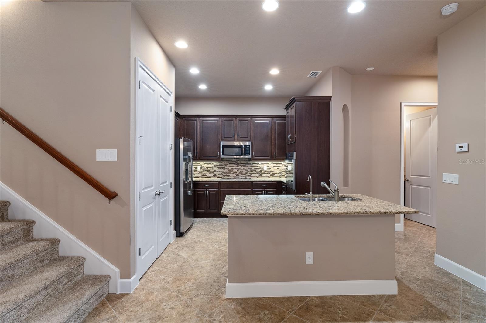 Image 14 of 47 For 829 Pinewood Drive