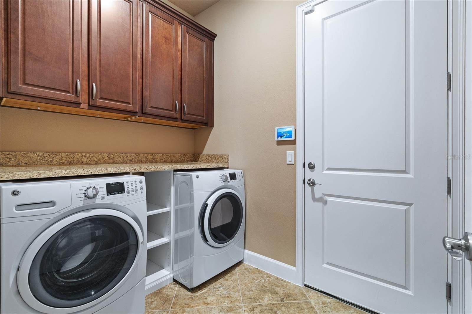 Image 19 of 47 For 829 Pinewood Drive