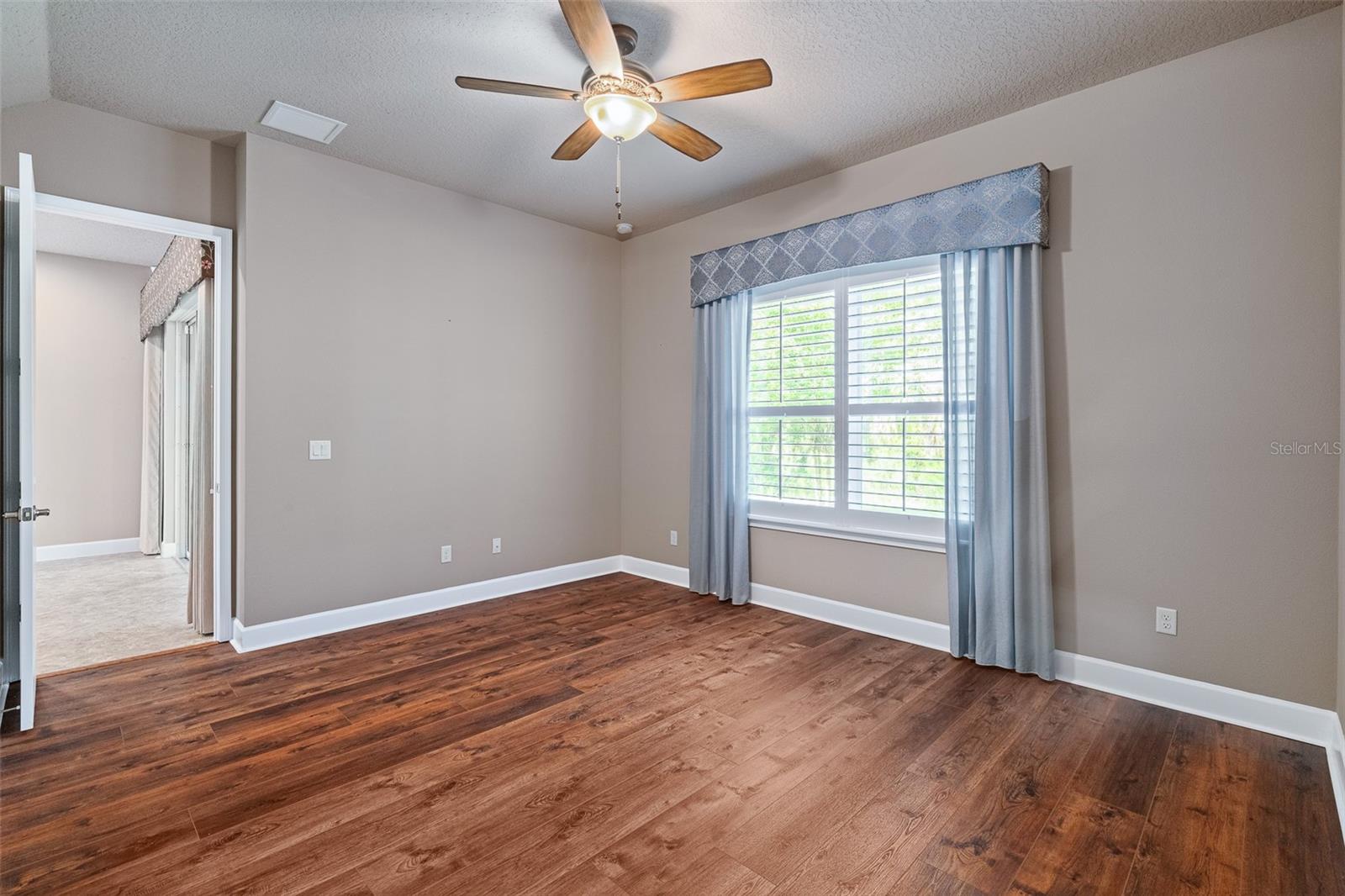 Image 21 of 47 For 829 Pinewood Drive