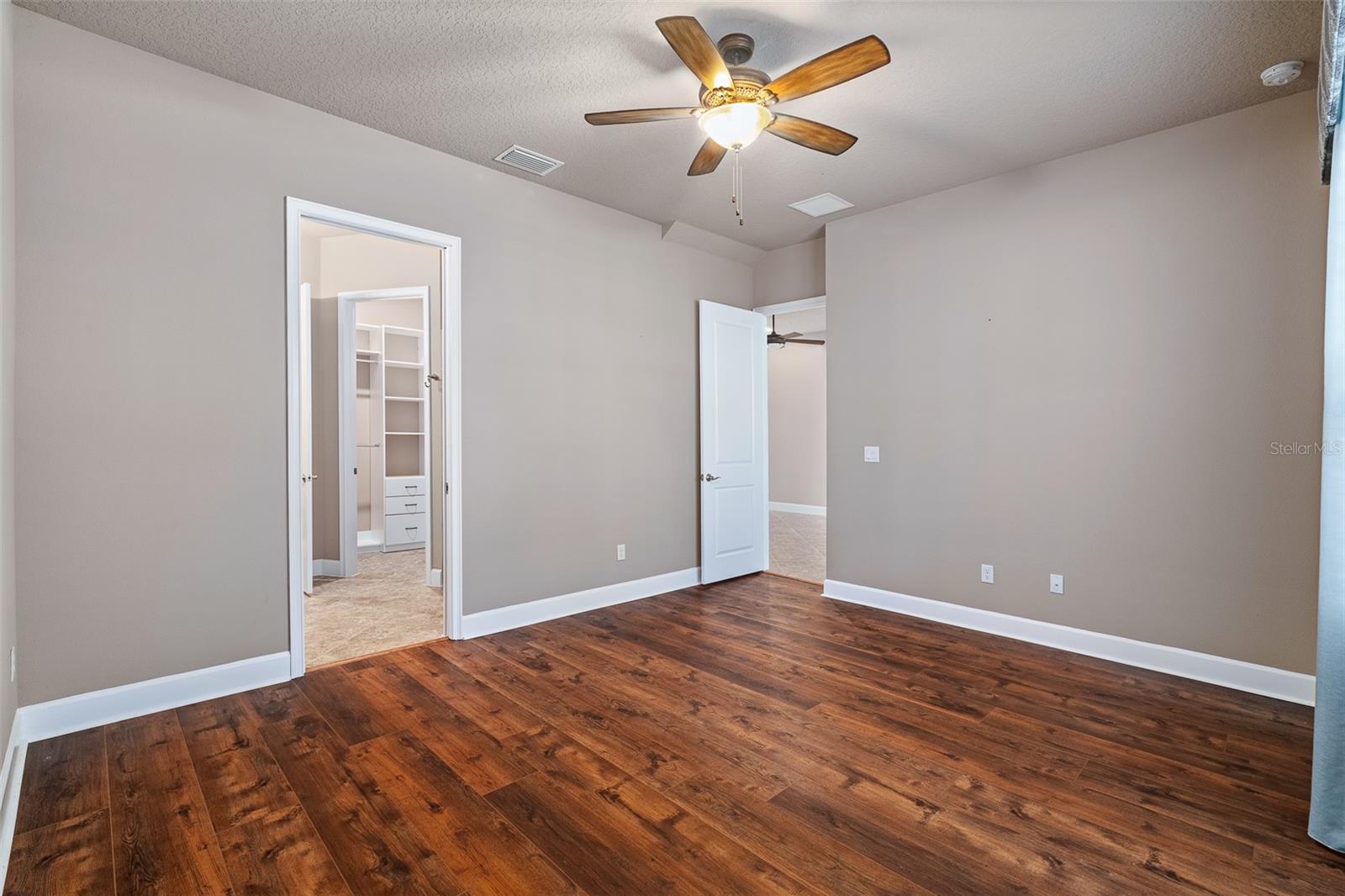 Image 22 of 47 For 829 Pinewood Drive