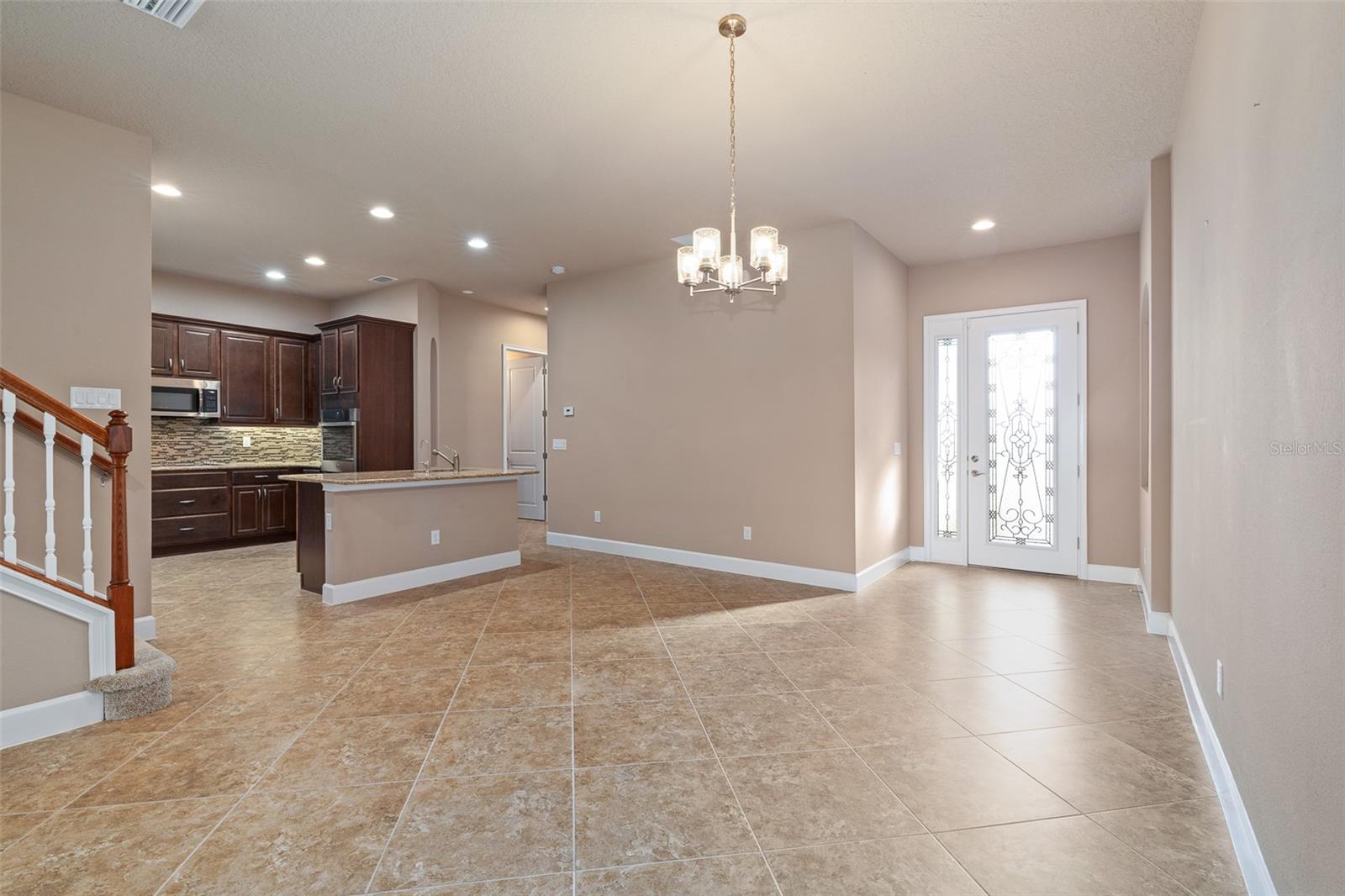 Image 7 of 47 For 829 Pinewood Drive