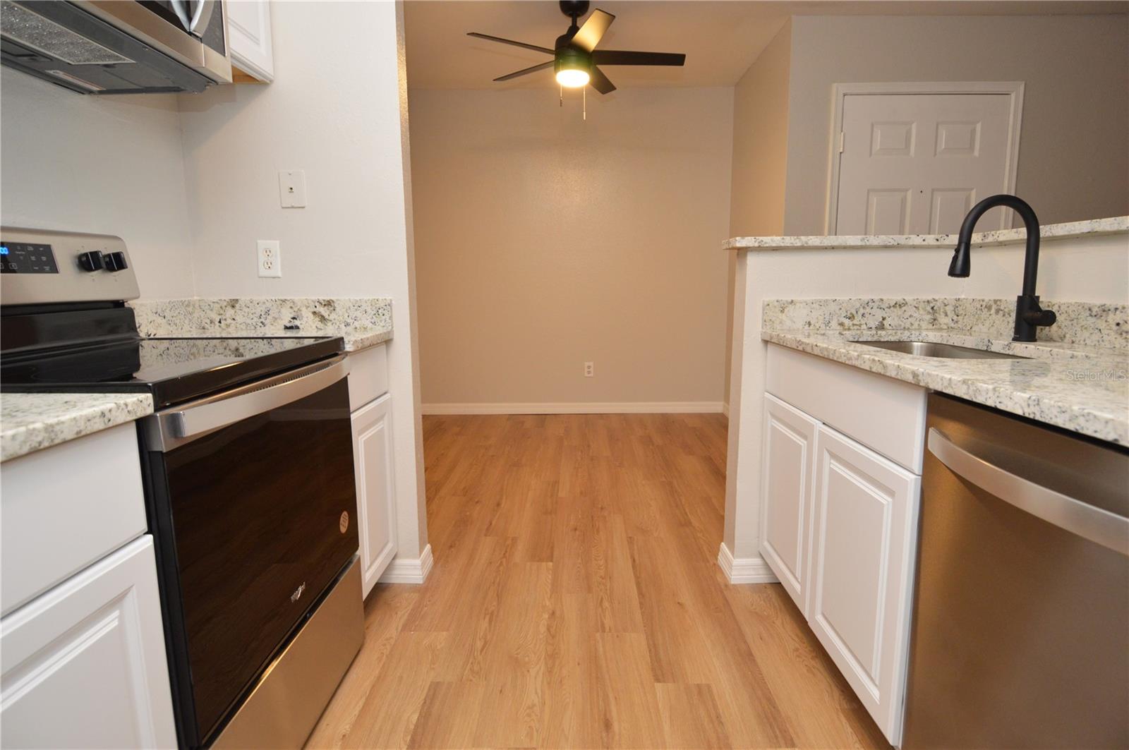 Image 8 of 85 For 1400 Gandy Boulevard N 1416