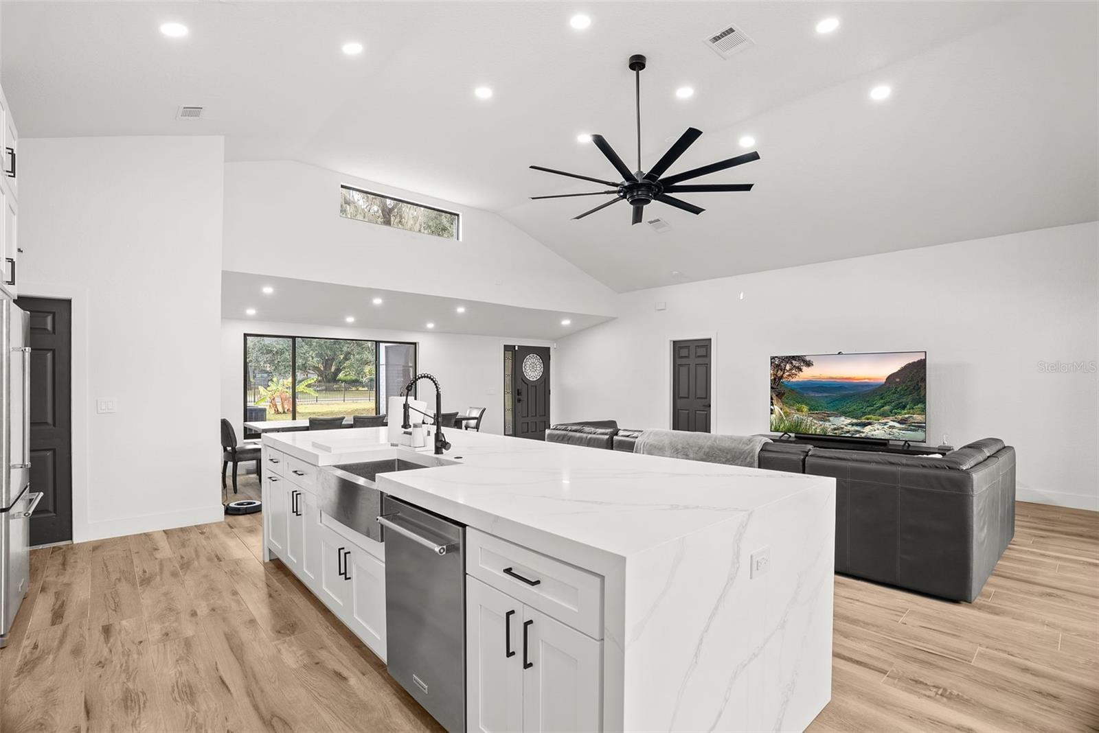 Image 16 of 67 For 15912 Willowdale Road