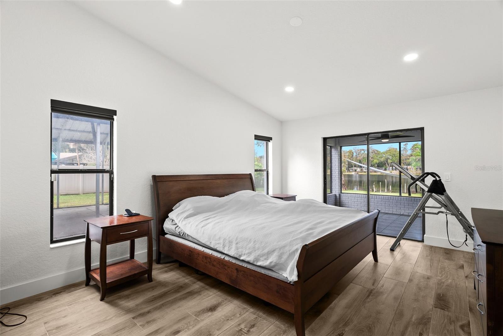 Image 22 of 67 For 15912 Willowdale Road