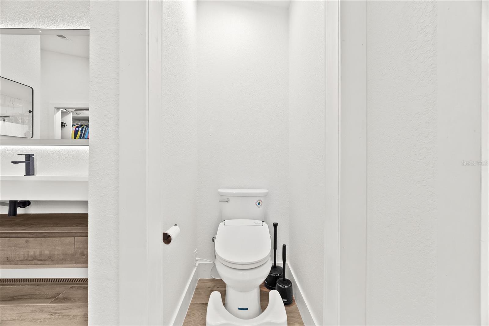 Image 31 of 67 For 15912 Willowdale Road