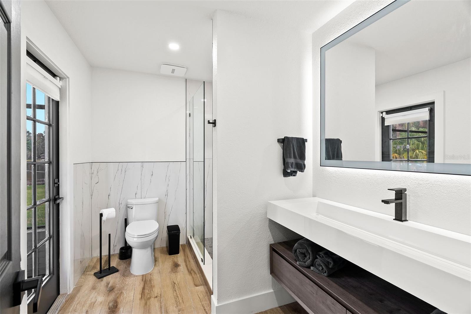 Image 33 of 67 For 15912 Willowdale Road