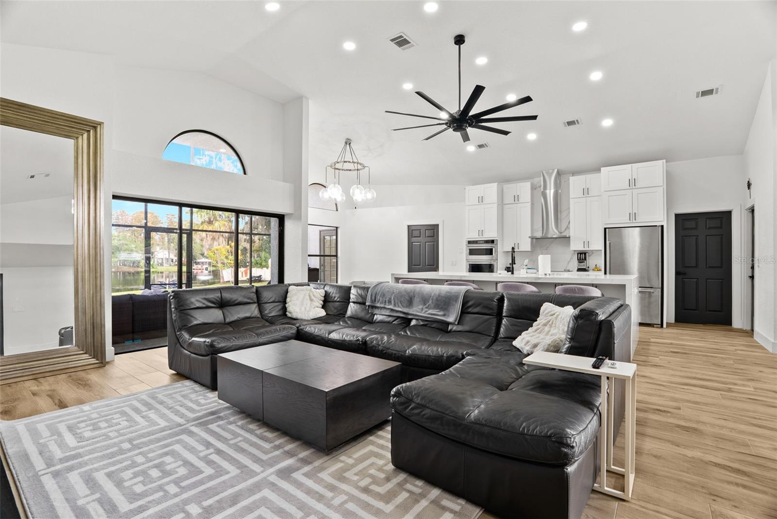 Image 8 of 67 For 15912 Willowdale Road