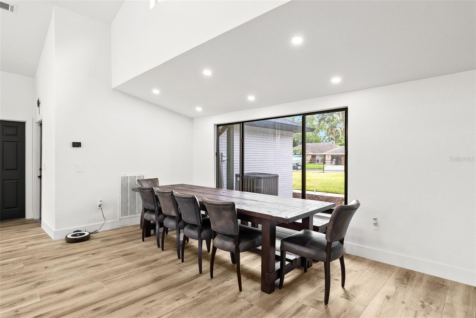 Image 9 of 67 For 15912 Willowdale Road