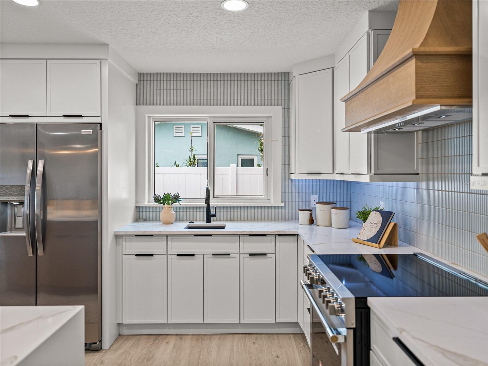 Image 12 of 79 For 6709 Cardinal Drive S