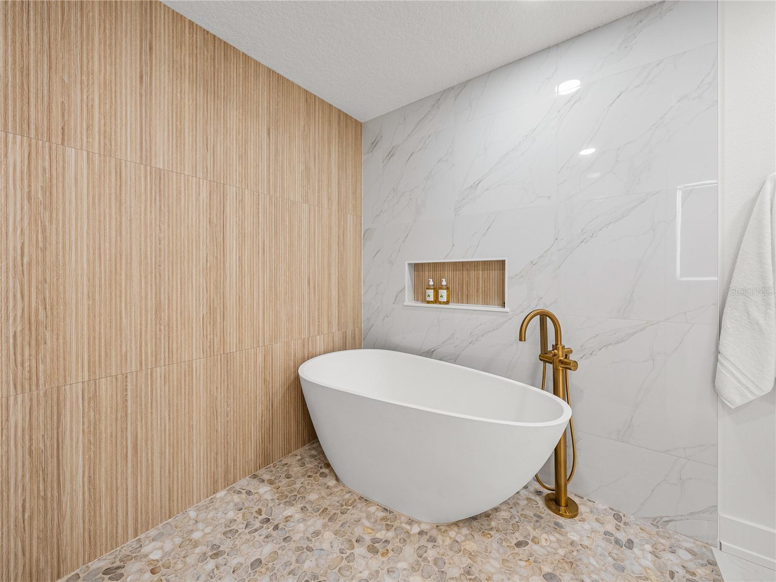 Image 37 of 79 For 6709 Cardinal Drive S