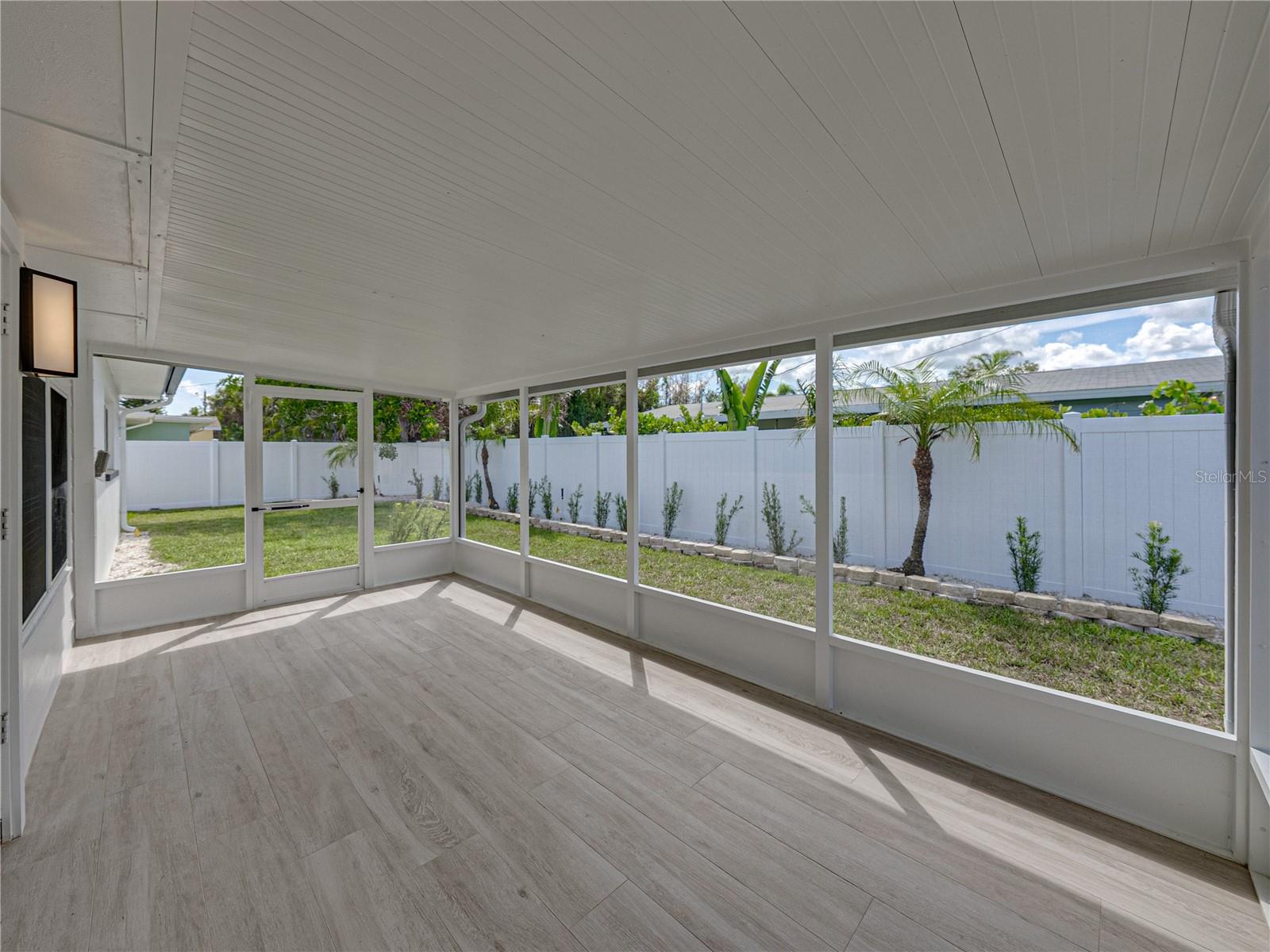 Image 54 of 79 For 6709 Cardinal Drive S