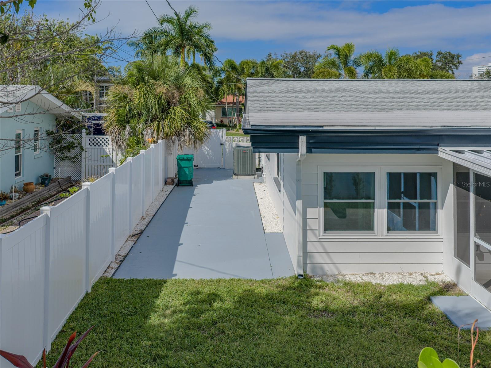 Image 65 of 79 For 6709 Cardinal Drive S