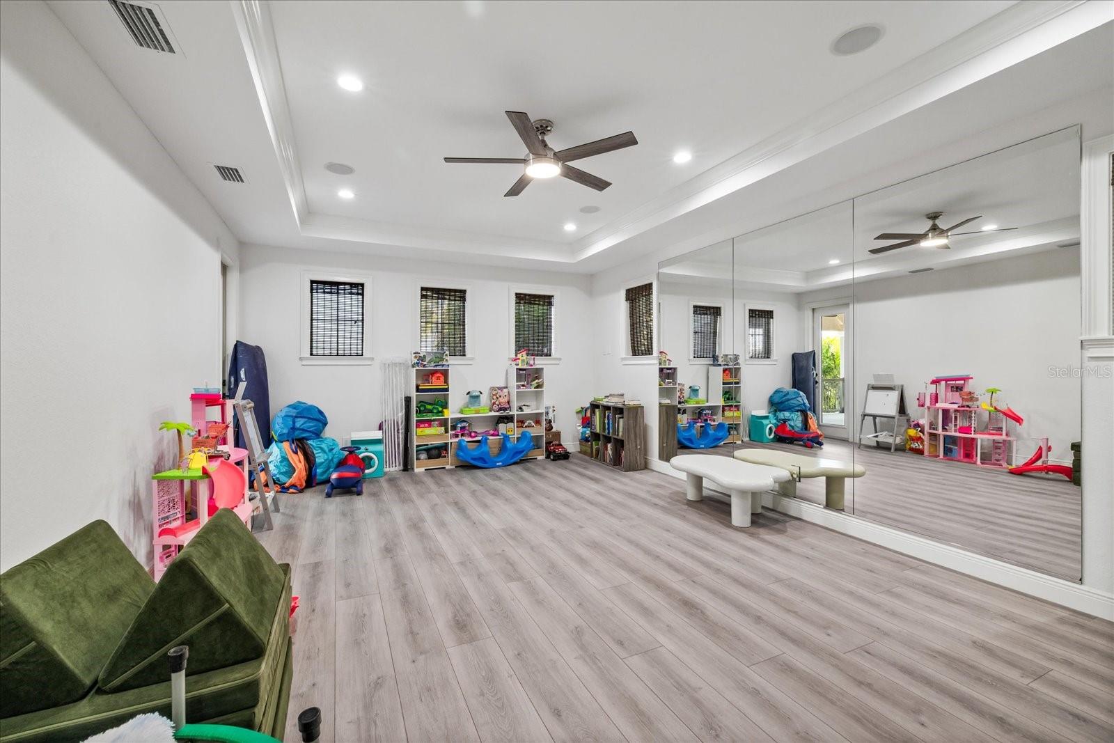 Image 39 of 93 For 6025 Beacon Shores Street