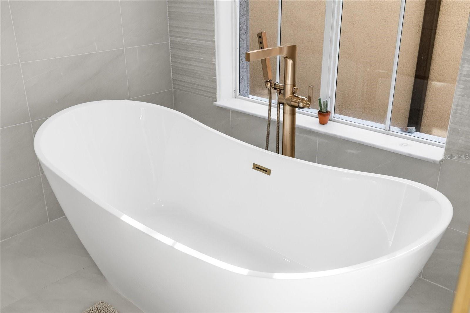 Image 58 of 93 For 6025 Beacon Shores Street