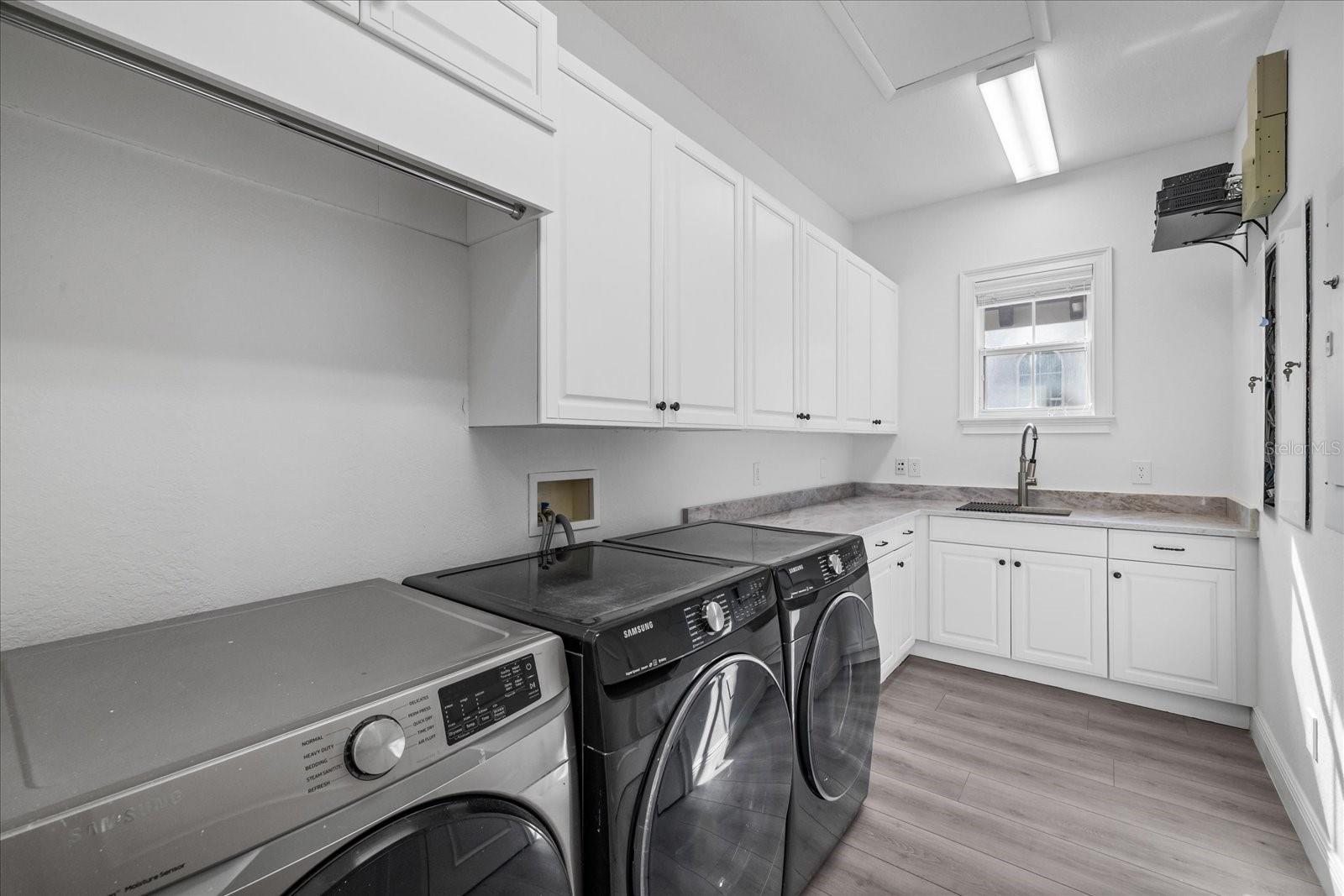 Image 63 of 93 For 6025 Beacon Shores Street