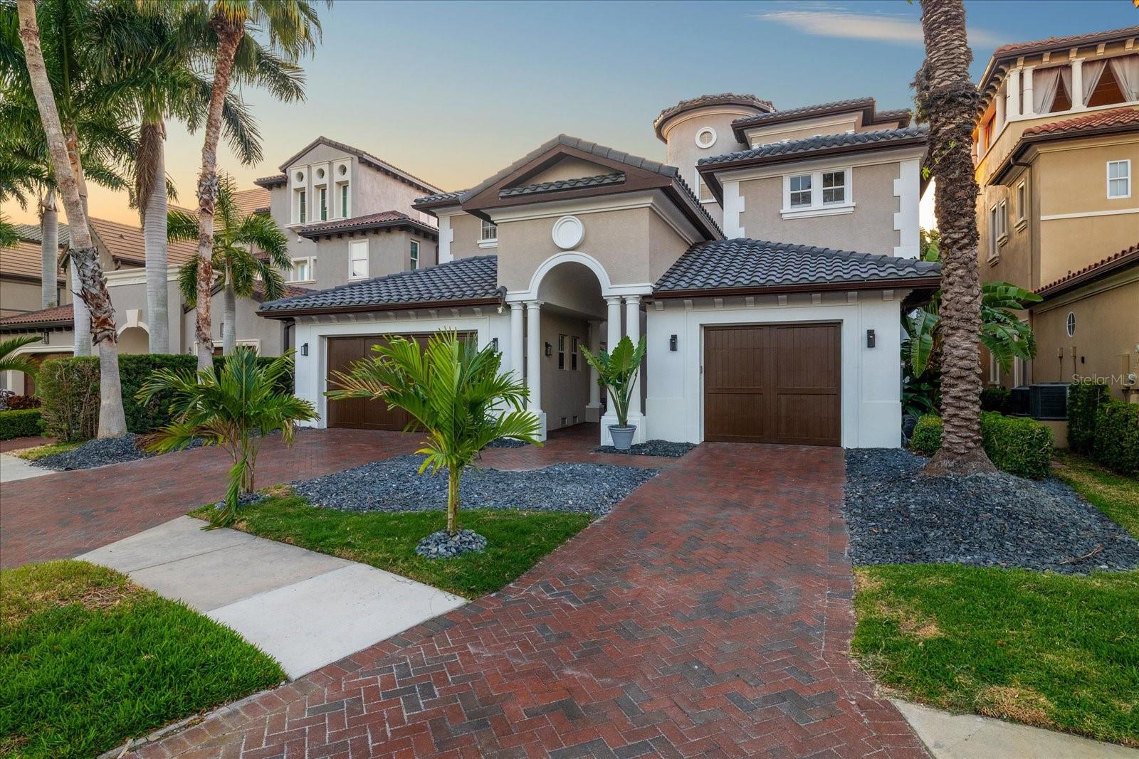 Image 9 of 93 For 6025 Beacon Shores Street