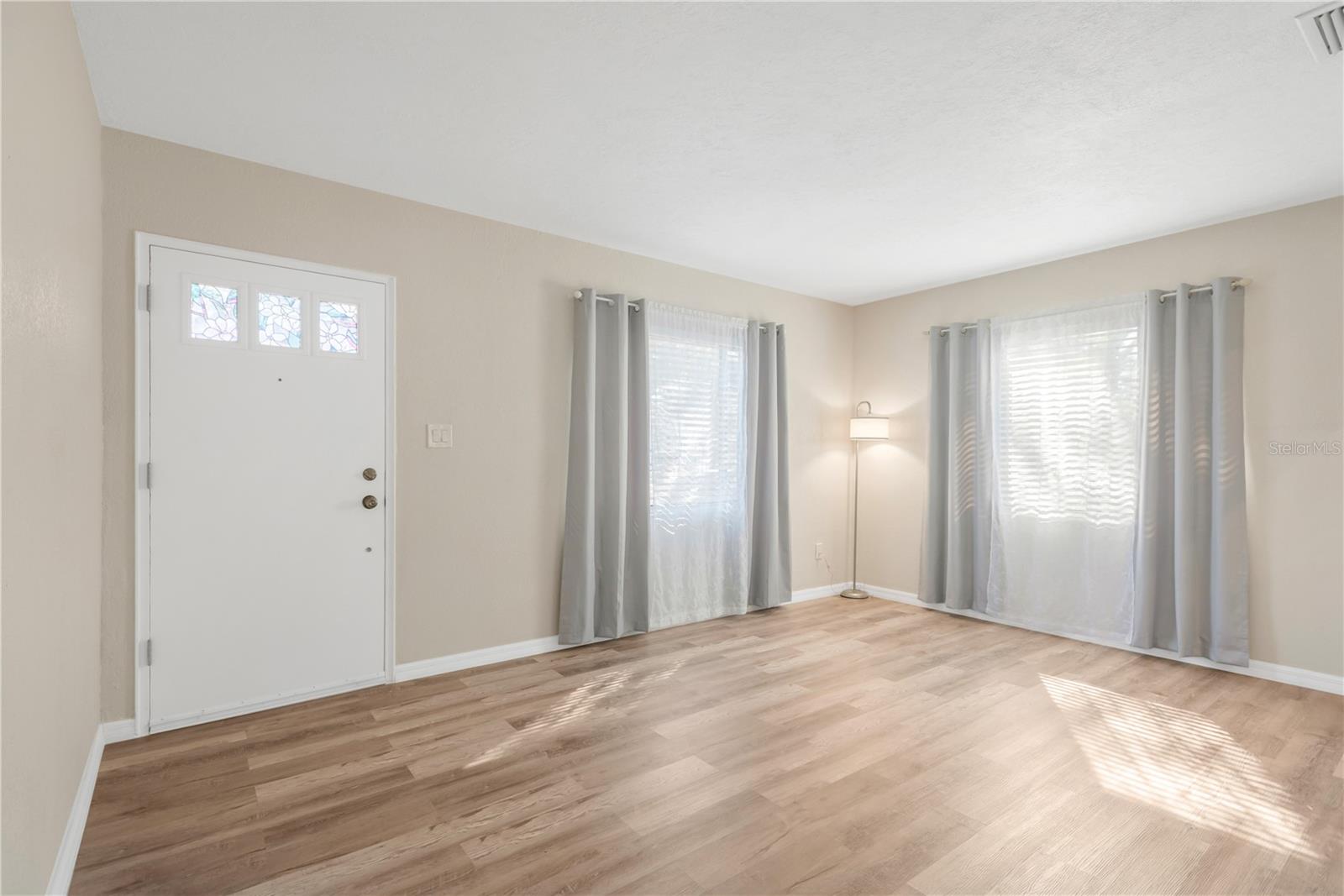 Image 6 of 28 For 6207 Kelly Road