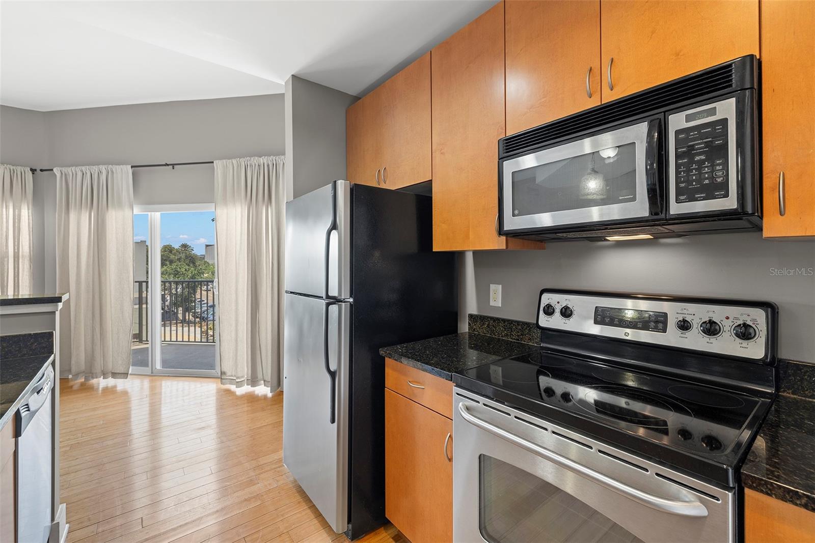 Image 12 of 50 For 1010 Central Avenue 302