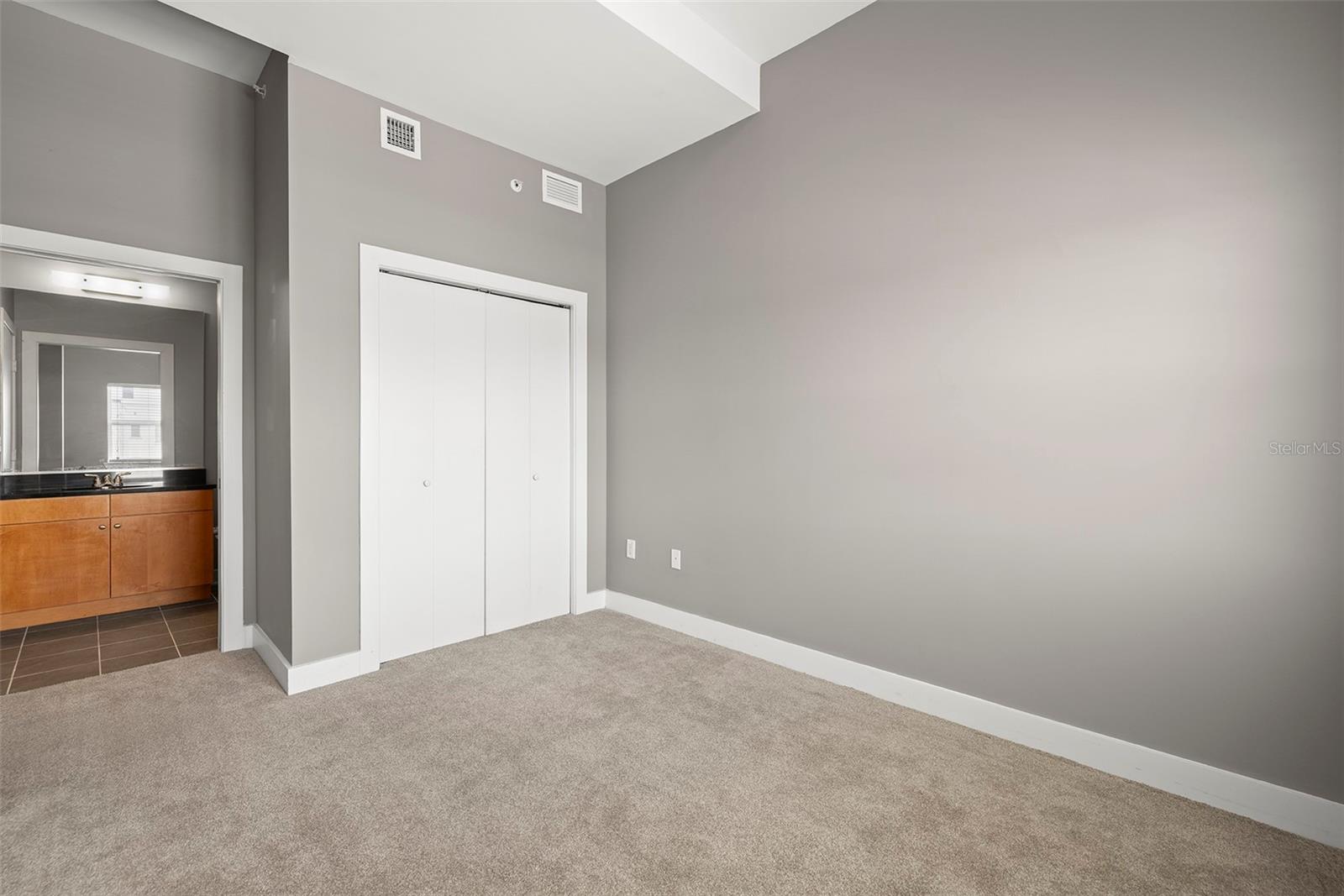 Image 16 of 50 For 1010 Central Avenue 302