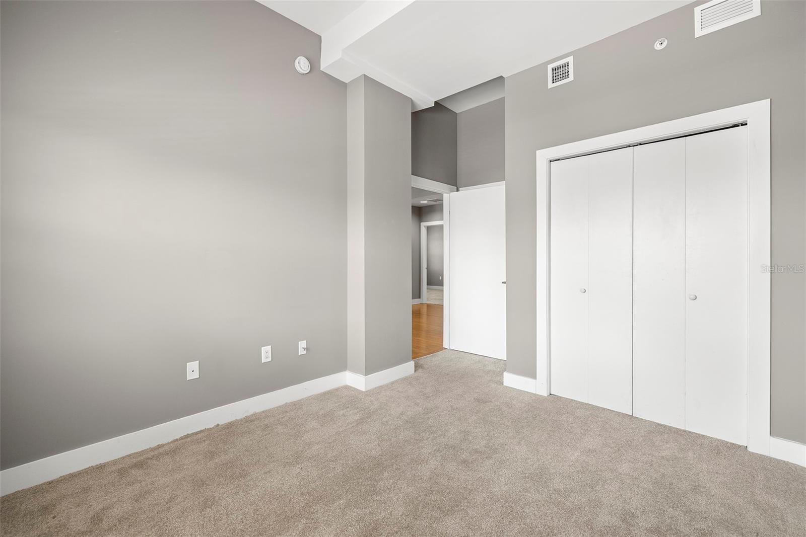 Image 17 of 50 For 1010 Central Avenue 302