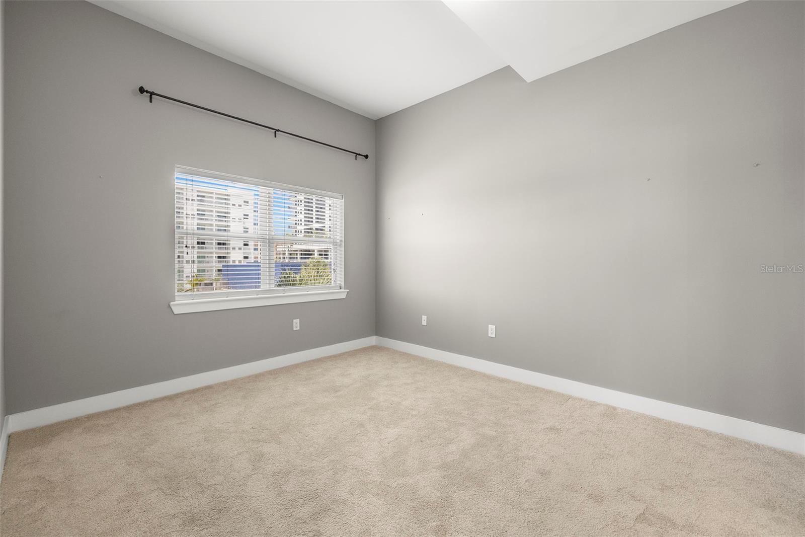 Image 19 of 50 For 1010 Central Avenue 302