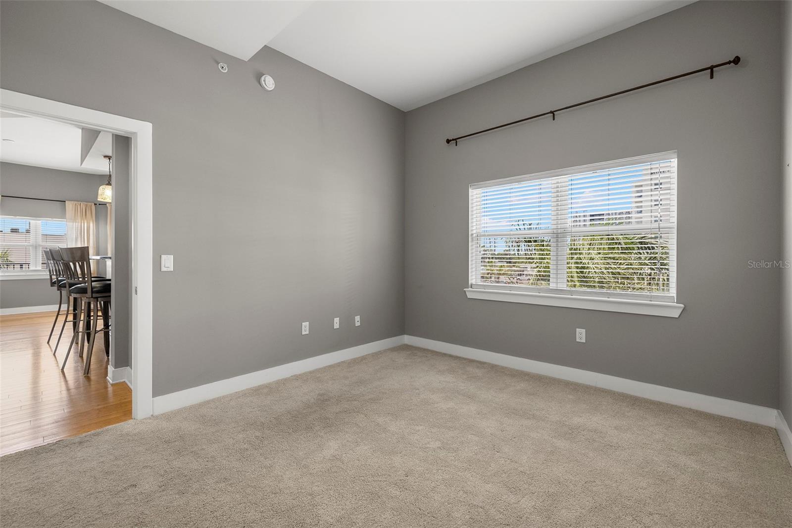 Image 20 of 50 For 1010 Central Avenue 302