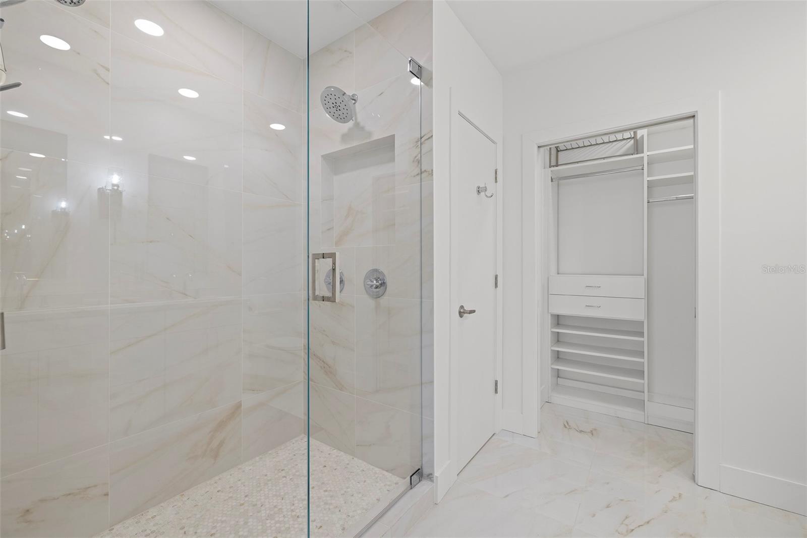 Image 23 of 50 For 1010 Central Avenue 302