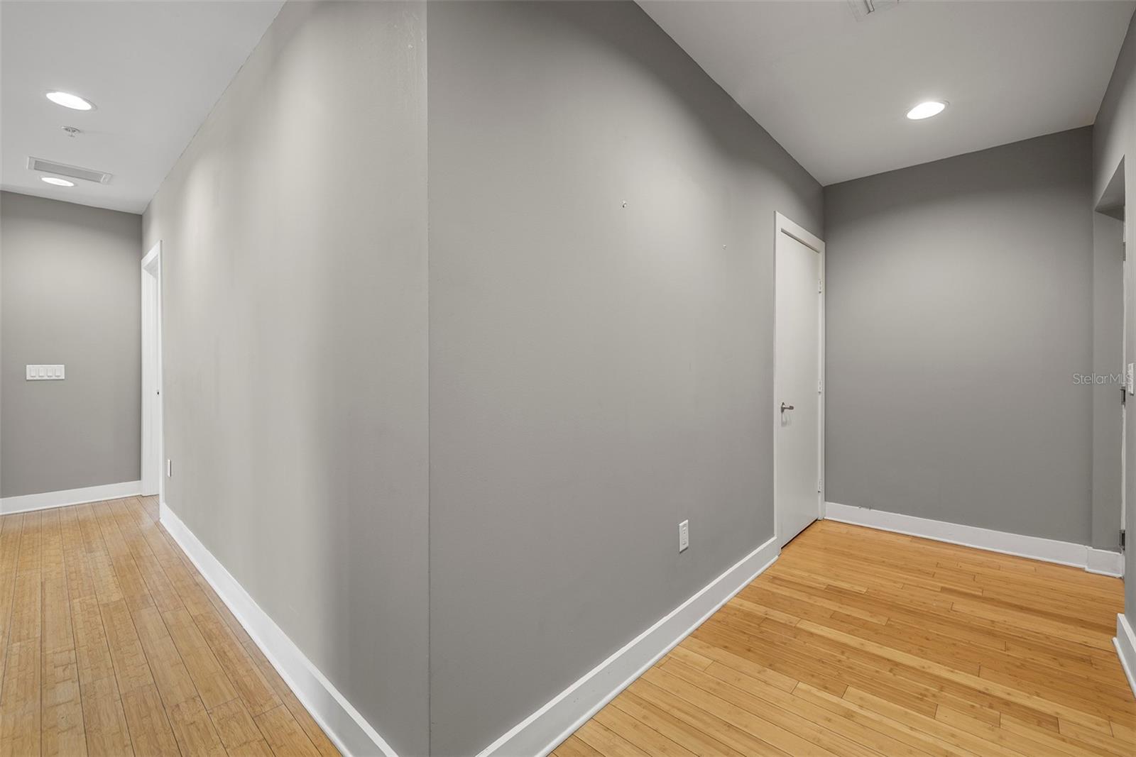 Image 27 of 50 For 1010 Central Avenue 302